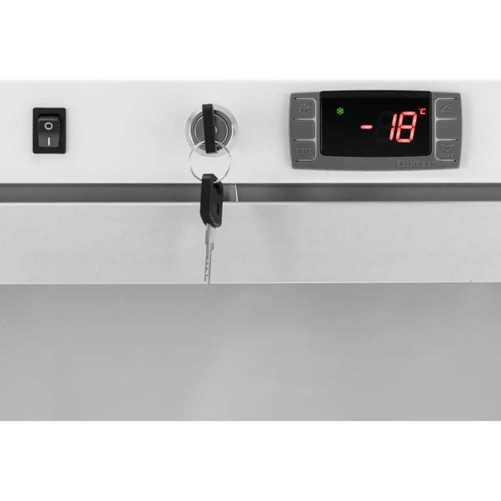 Fryseskap kontrollpanel i rustfritt stål, nøkkellås, av/på-bryter og digital skjerm som viser -18°C.