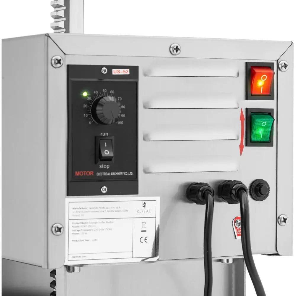 Elektrisk pølsefyller, frontpanel med fargede brytere, innstillingshjul og produsentetikett synlig.