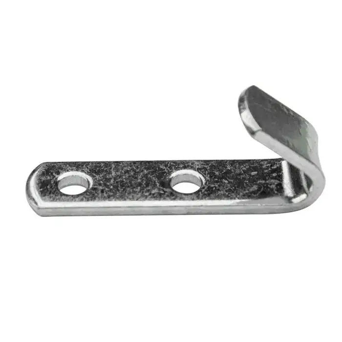 Galvanisert portkrok 13 mm fra siden, viser tre skruehull og bøyd krok på hvit bakgrunn.