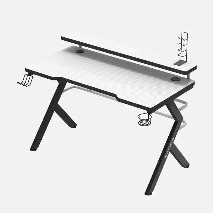 Gamingbord Huzaro Hero 5.0 hvit, skråvisning som fremhever forhøyet hylle, koppholder og trådreoler.