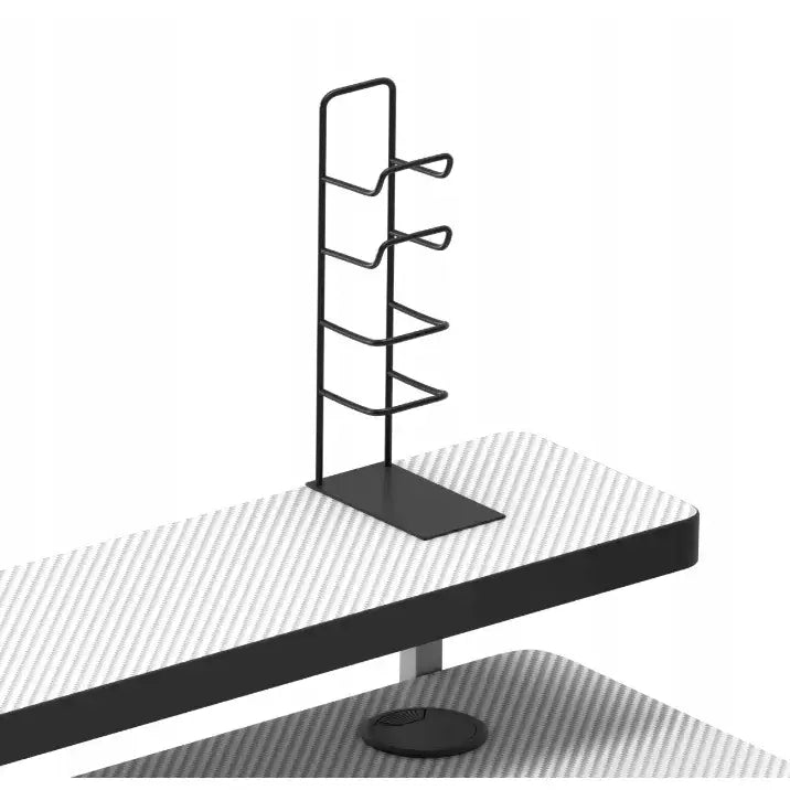 Gamingbord Huzaro Hero 5.0 hvit, detaljert skrå oversikt av sort metallholder med fire nivåer på stripet bordplate.