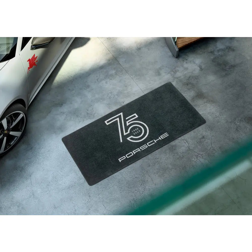Garasjematte i Teppes til ?75 år Porsche’ Stil 9y