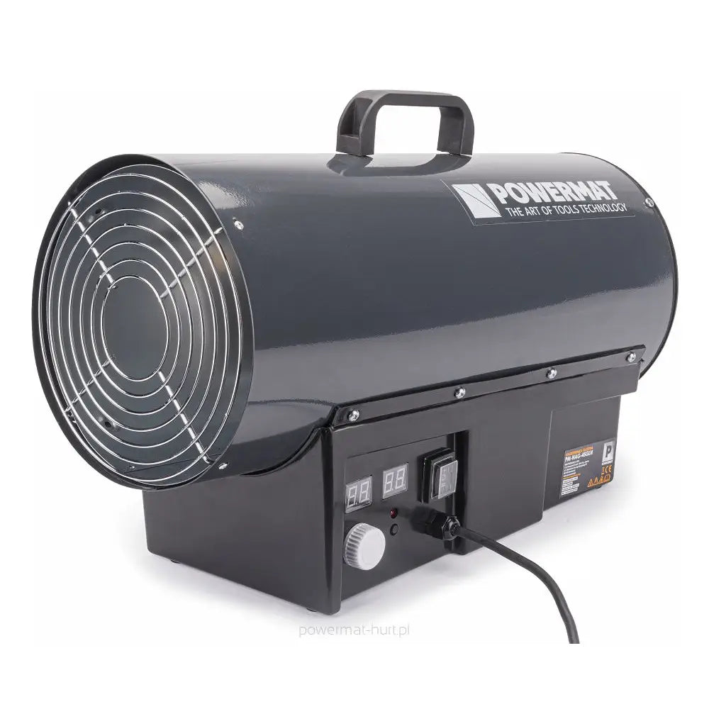 Gassvarmer i mørk grått metall, skrå forfra med synlig gitter, bærehåndtak og digitalt betjeningspanel.