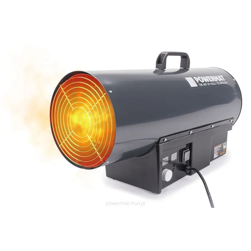 Gassvarmer i sort metall, skrå forfra med synlig oransje glød, gitter, kontroller og strømkabel.