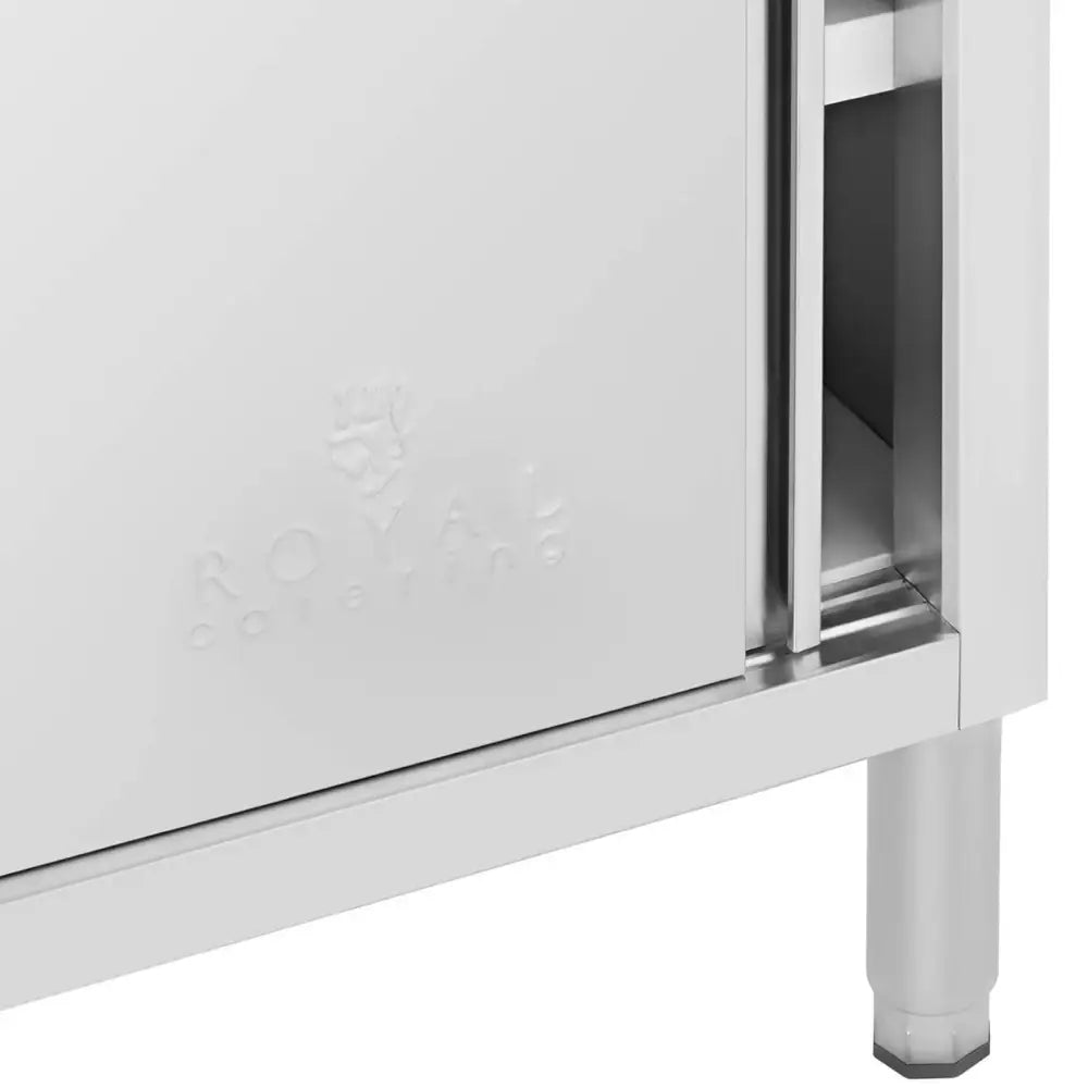 Gastronomisk bord i rustfritt stål, nærbilde av hjørne med preget logo, glattskåret skyvedør og synlig ben.