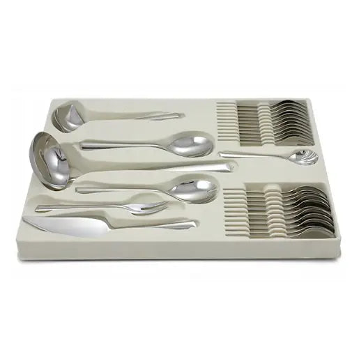 Gerlach Flames bestikksett, oversiktsbilde av 68 deler i stål pent arrangert i en lys innleggsboks.