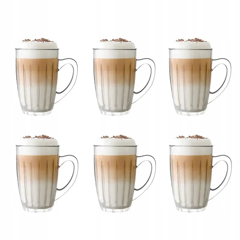 Glass til kaffe og te fra Altom Design, seks krus med cappuccino og krem, sett forfra på hvit bakgrunn.