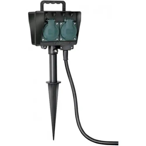 Grenkontakt med jordspyd, frontvisning viser to grønne kontakter med lokk, håndtak og utgående strømkabel.