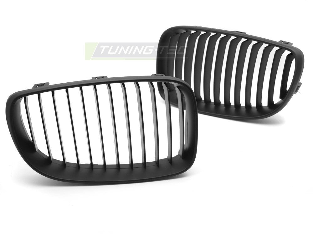 Matt svart frontgrill montert på BMW 1-serie E81/E87 2004–2011
