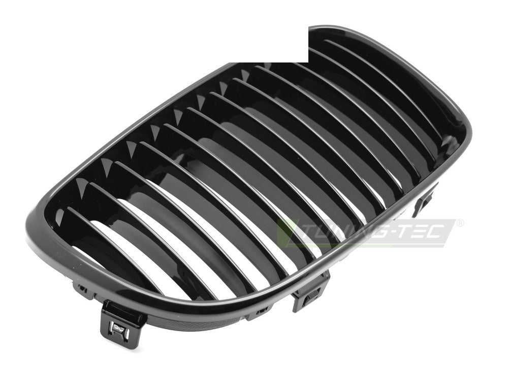 Nærbilde av blank svart nyregrill for BMW 1-serie E81/E87