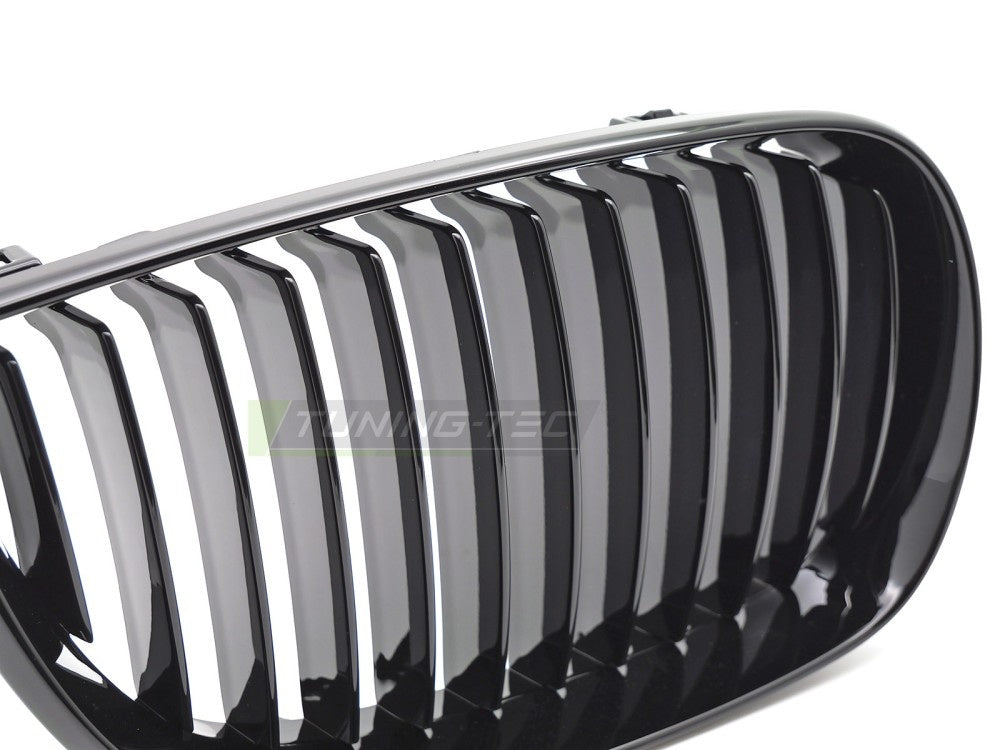 Svart blanklakkert grill til BMW E81 E87 2004-2007 – produktbilde