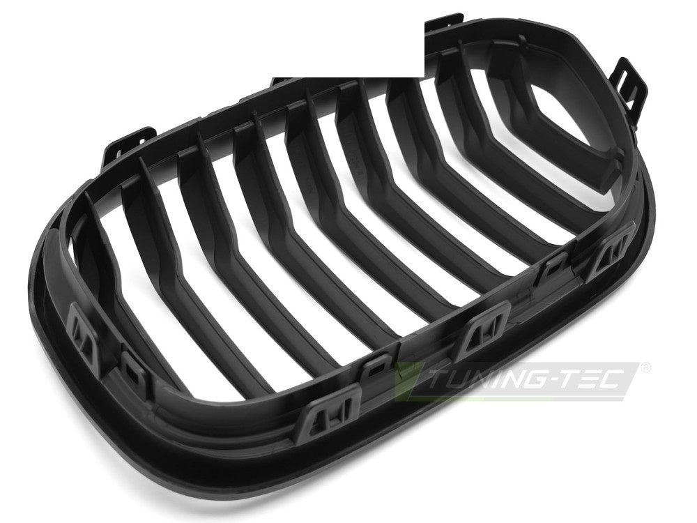 Detaljbilde av matt finish på frontgrill til BMW 1-serie F20 LCI