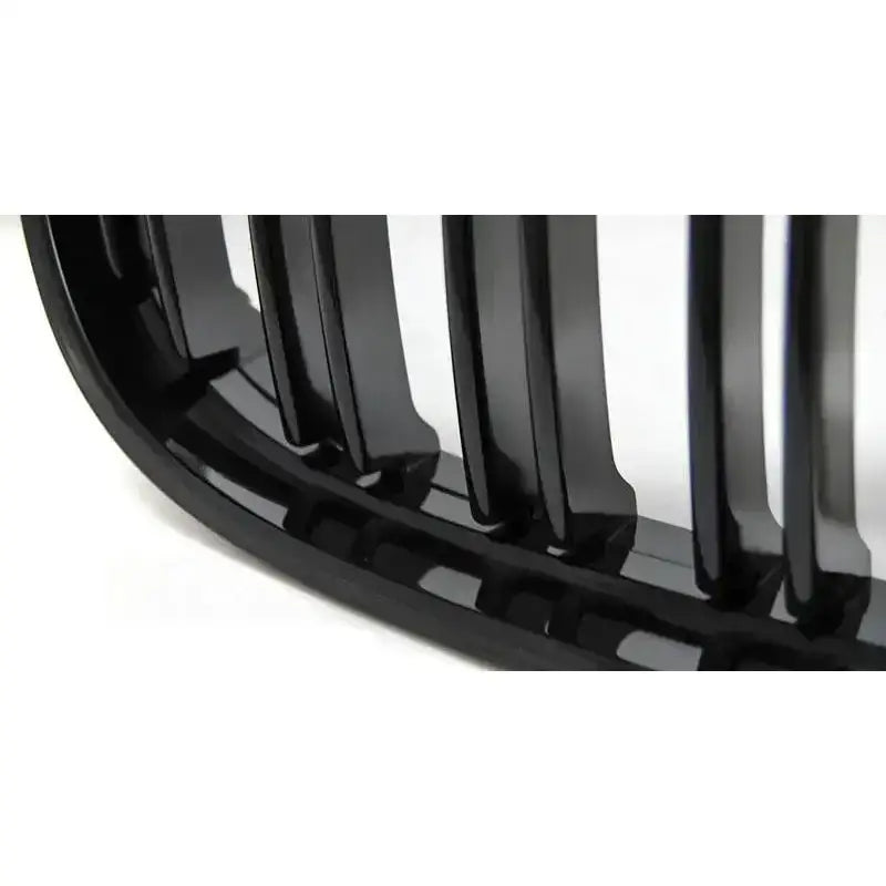 Dobbelstav grill BMW E90 2009–2011 – skrå vinkel