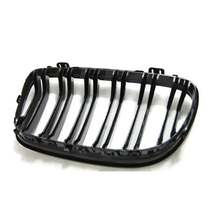 Blanksort nyregrill BMW E90 LCI M-Look – bakside med klips