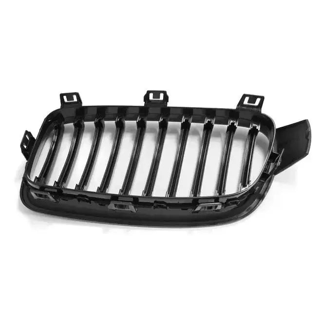 Grill Bmw F30 / F31 10.11- Glossy Black, nærbilde av overflate og finish