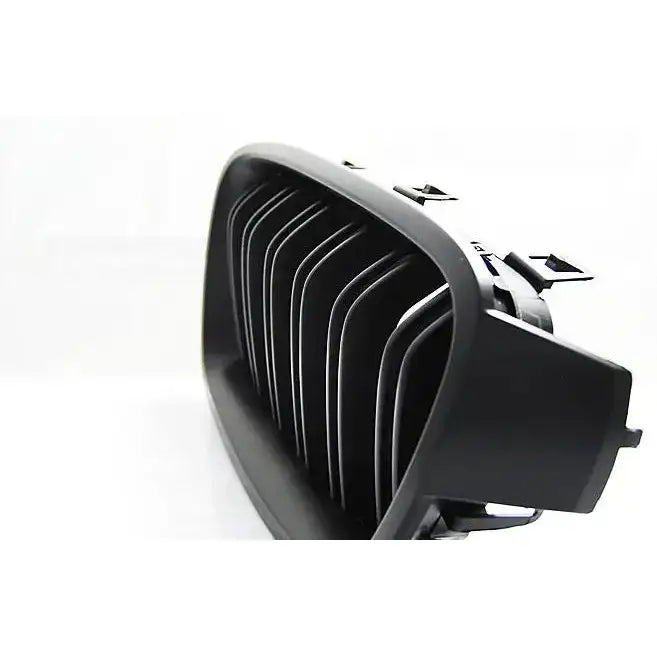 Grill Bmw F30 / F31 10.11- M3 Look Matt Black, nærbilde av overflate og finish
