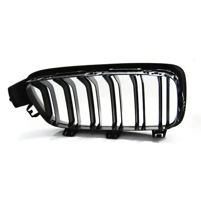 Grill Bmw F30 / F31 10.11- M3 Look Matt Black, detaljbilde av montering
