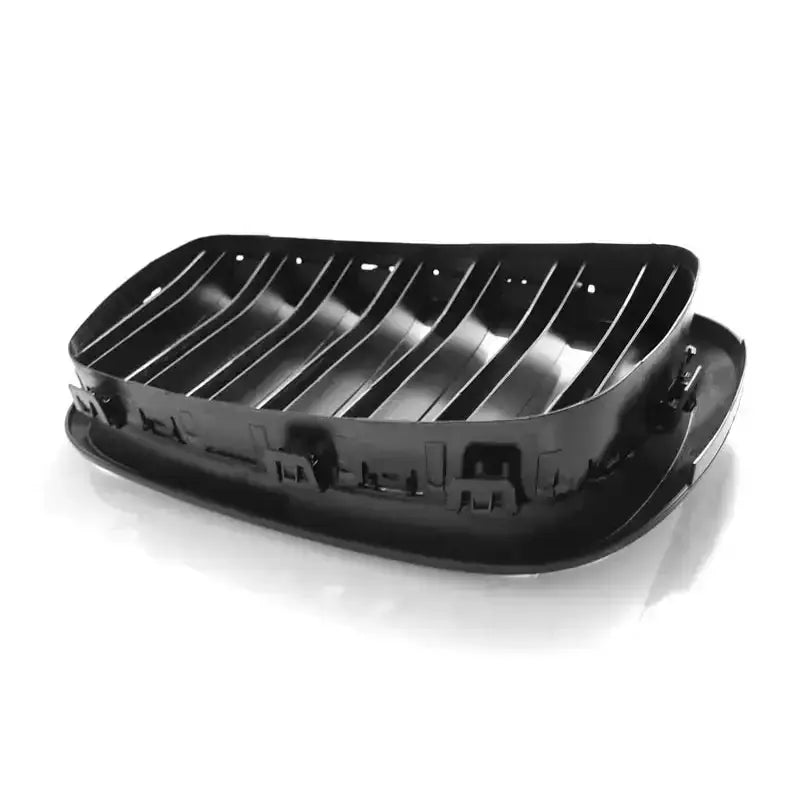 Grill Bmw X5 F15 13-18 Glossy Black sett fra siden med F15-karosseri