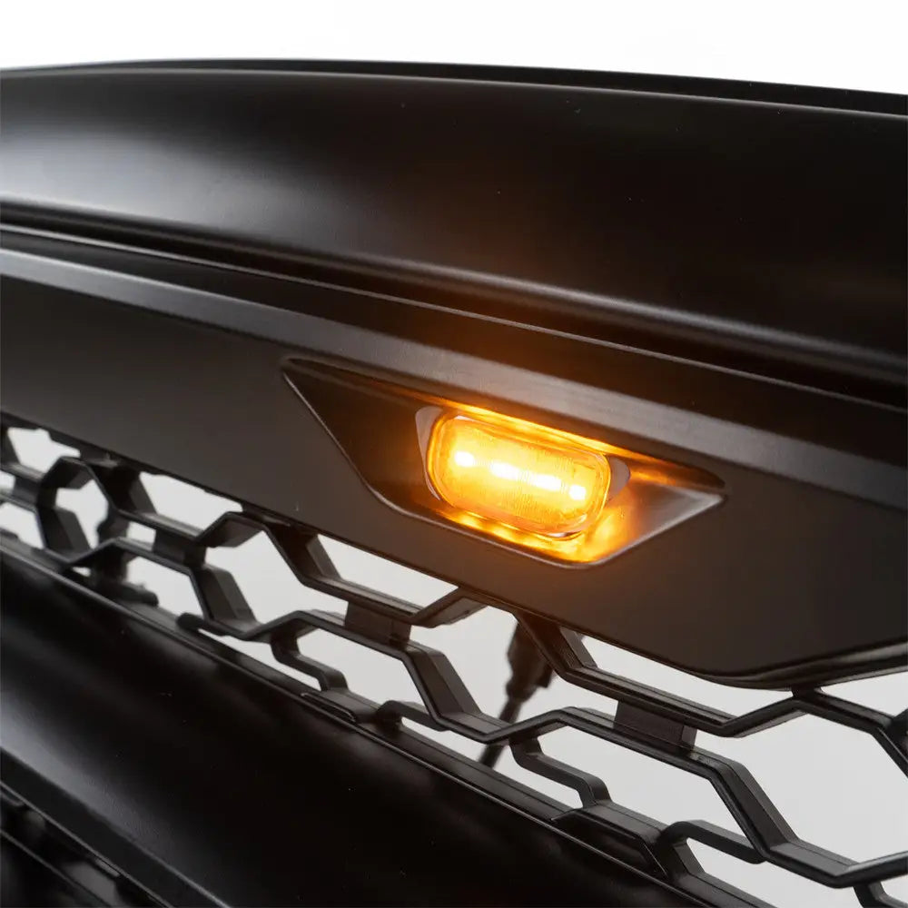 Grill med Ram-emblem i Svart Farge - Ram 1500 Classic Ds 19-