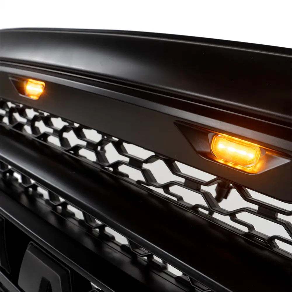 Grill med Ram-emblem i Svart Farge - Ram 1500 Classic Ds 19-