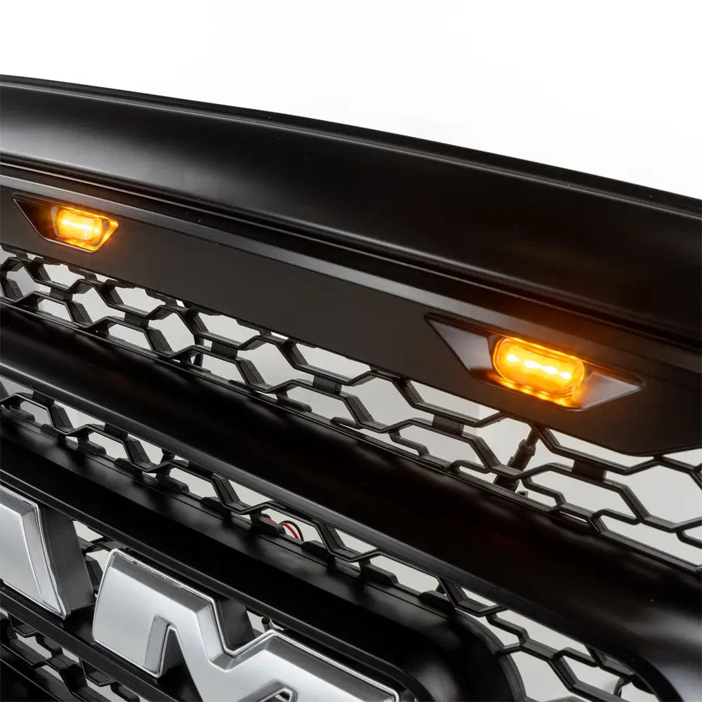 Grill med Ram-emblemet i Sølvfarge – Ram 1500 Classic Ds 19-