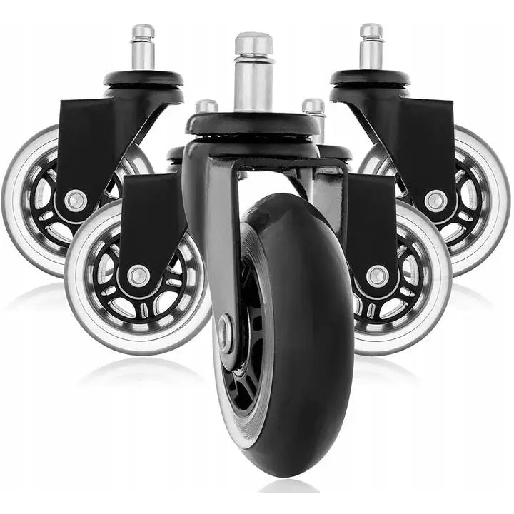 Gummihjul til stol, fire sorte og sølvfargede hjul med metallfeste, detaljert gruppert mot hvit bakgrunn.