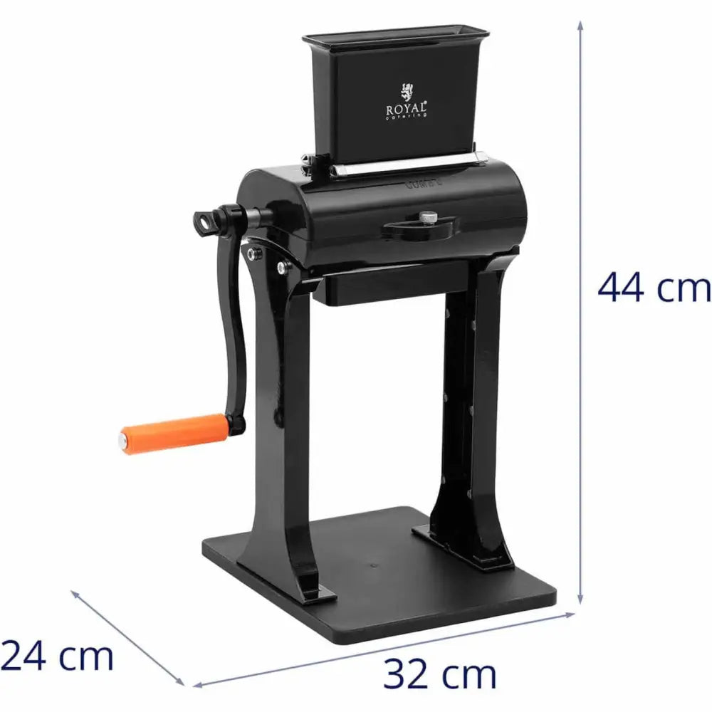 Hånddrevet kjøttøkse i sort metall, skrå vinkel, synlig håndsveiv og markerte mål på beholderen.