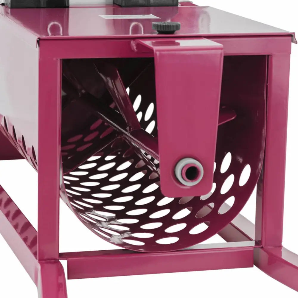 Handdrevet vingårdsavstryker og bærknuser, frontvisning av rosa perforert trommel og aksel med runde hull.