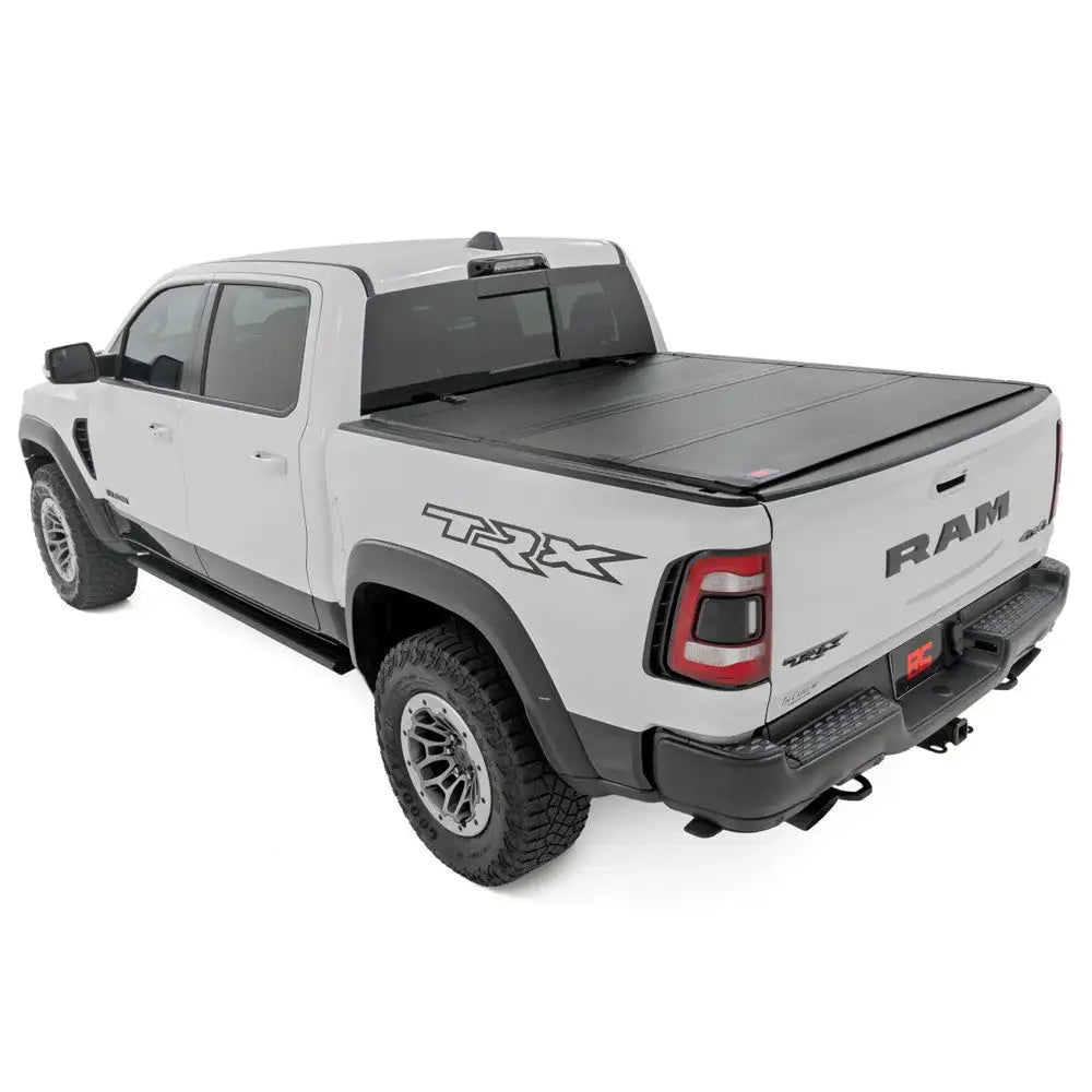 Hardt Deksel Pakken Tri-fold Flip Up Rough Country 5’7’’ - Ram 1500 Dt 19-.