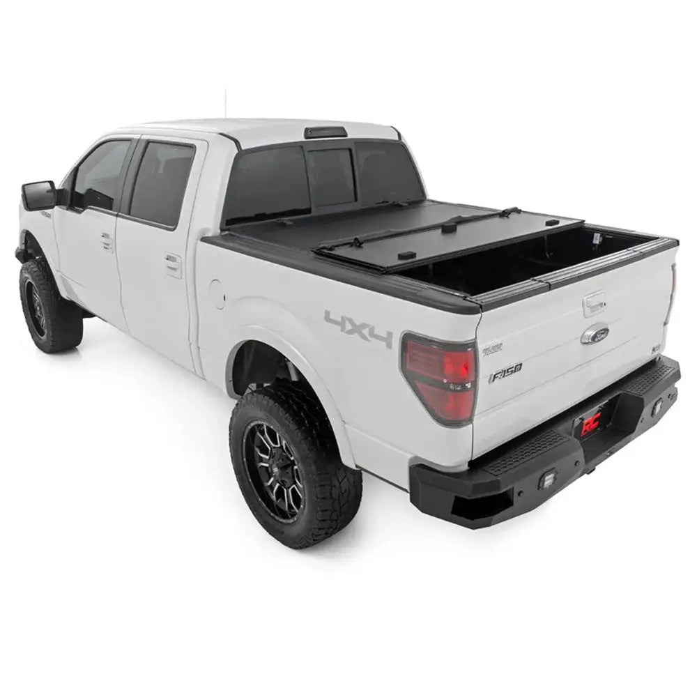 Hardt Toppdeksel Paki Tri-fold Flip Up Rough Country 5’7’’ - Ford F150 04-08