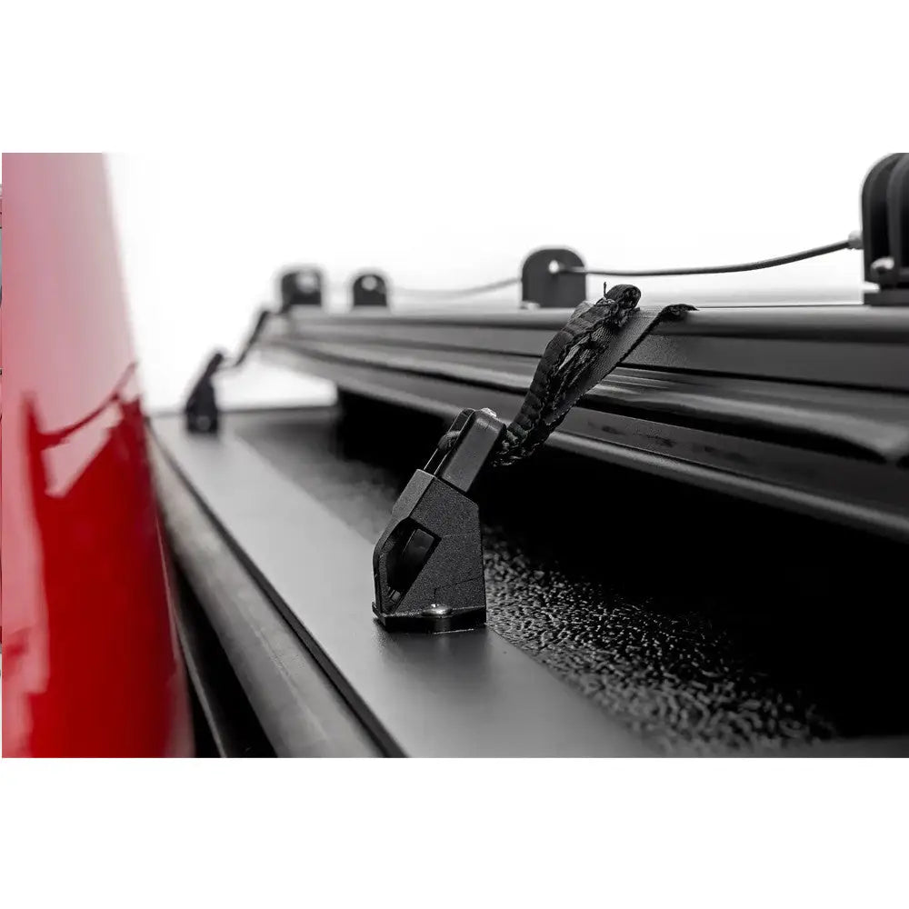 Rough Country hardt tri-fold til Toyota Tundra 2022+, toppvinkel (19)