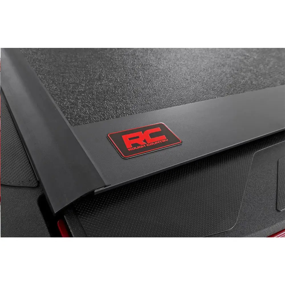Rough Country hardt tri-fold til Toyota Tundra 2022+, toppvinkel (25)
