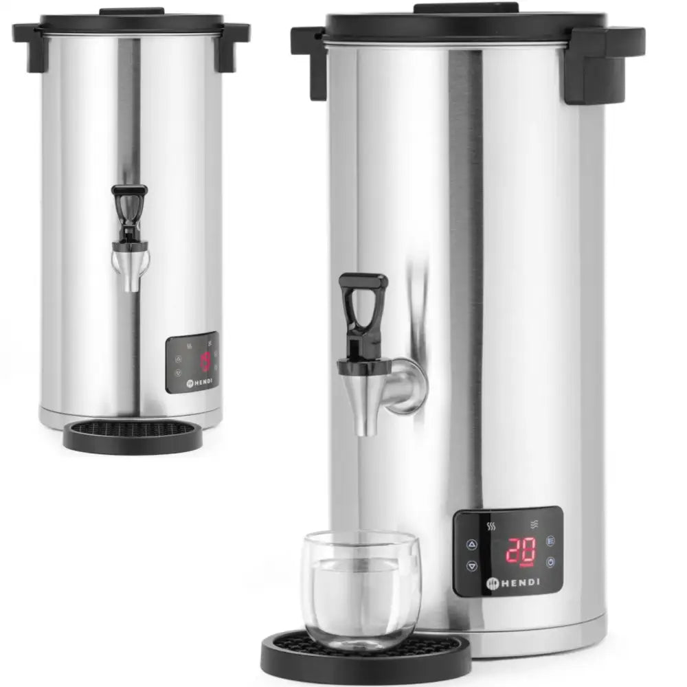 Hendi Flow Heater vannkoker i rustfritt stål, frontvisning med digitalt display, svart tappekran og glass på brett.
