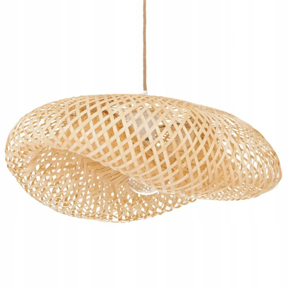 Hengelampe Boho Bambus Nusa 60cm, sidevisning med åpen, asymmetrisk flettet skjerm og synlig ledning.
