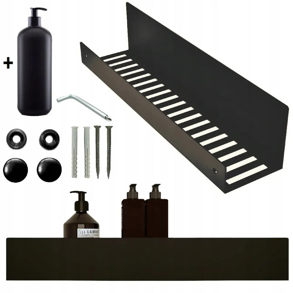 Hengende sort metallhylle for dusjkabinett, sett skrått, med monteringsutstyr og svart såpedispenser ved siden av.