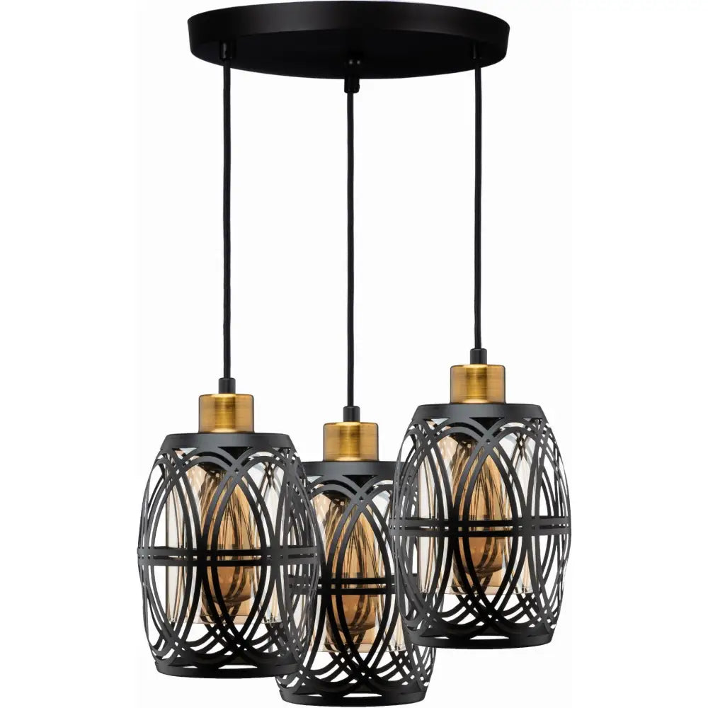 Hengende lampe i sort metall med tre glasskupler, gullfargede detaljer og dekorative runde mønstre.