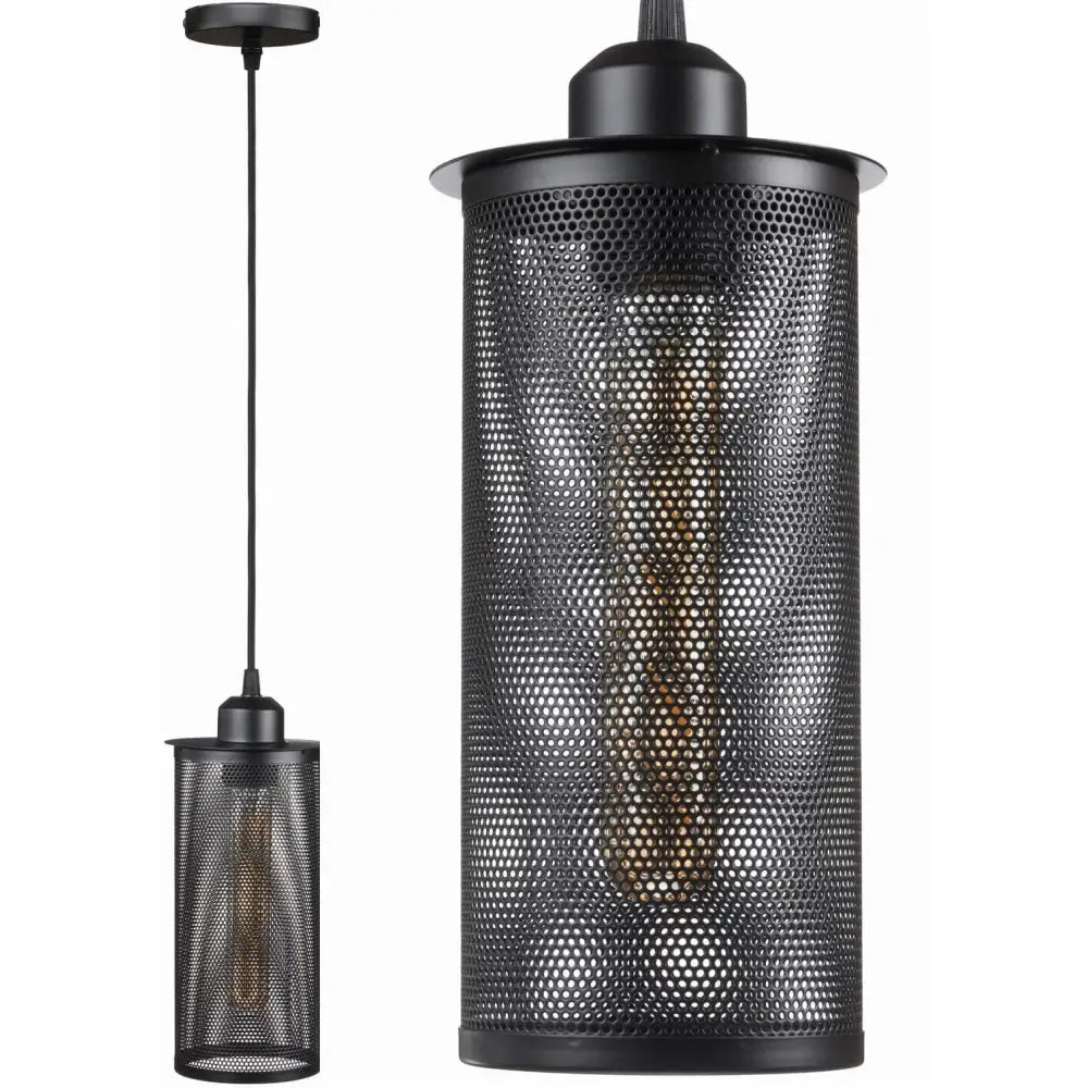 Hengende metallnett lampe med sort, sylinderformet skjerm og synlig lyspære i industriell stil.