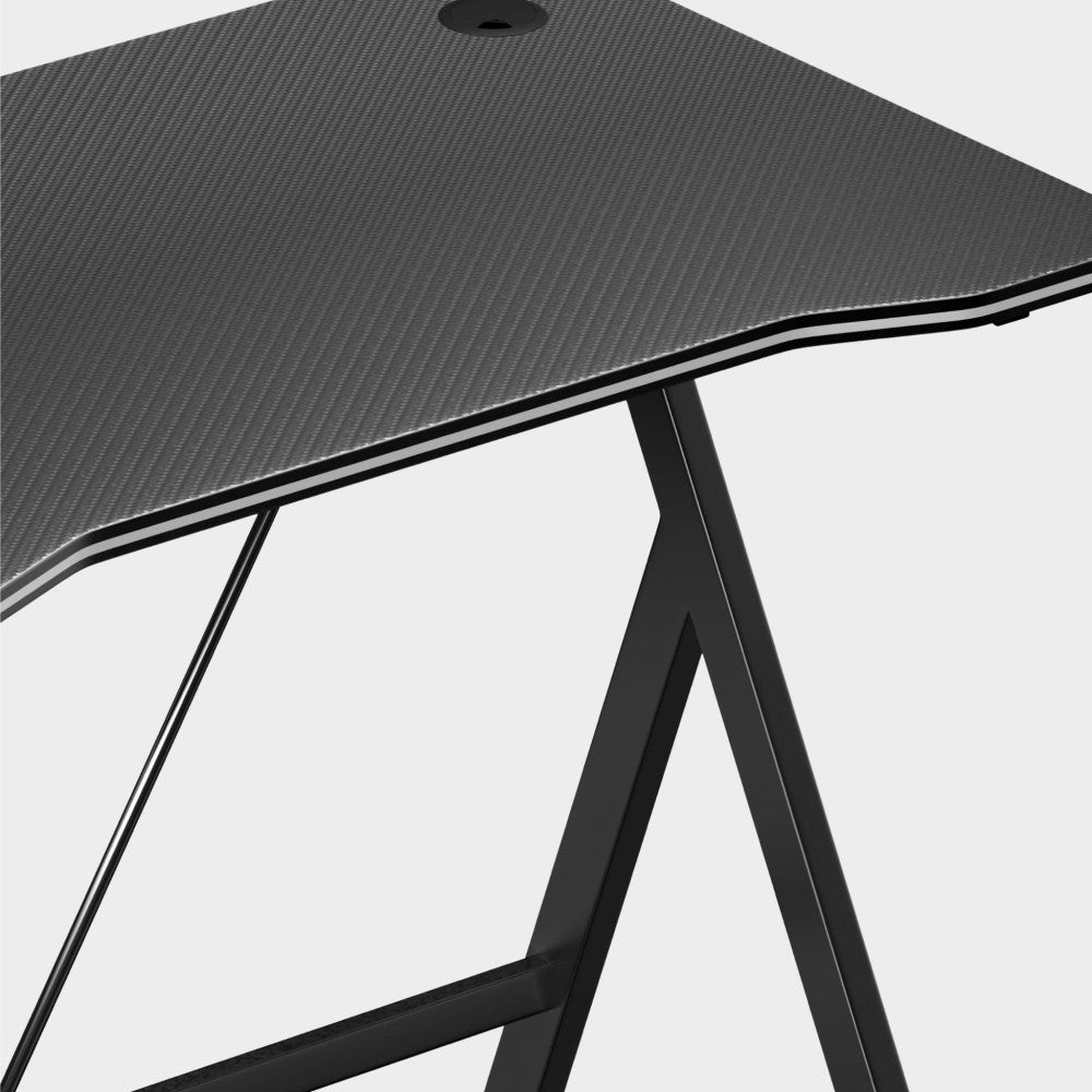 Kabelgjennomføring nummer 1 på Huzaro Hero 1.4 svart gamingbord