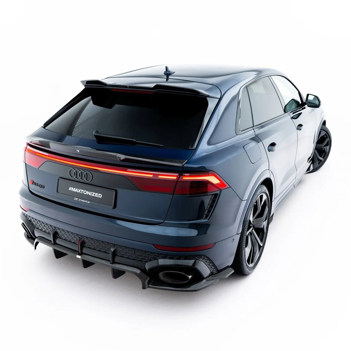 Hekkspoiler i prepreg-karbon til Audi RSQ8 Mk1 Facelift sett bakfra