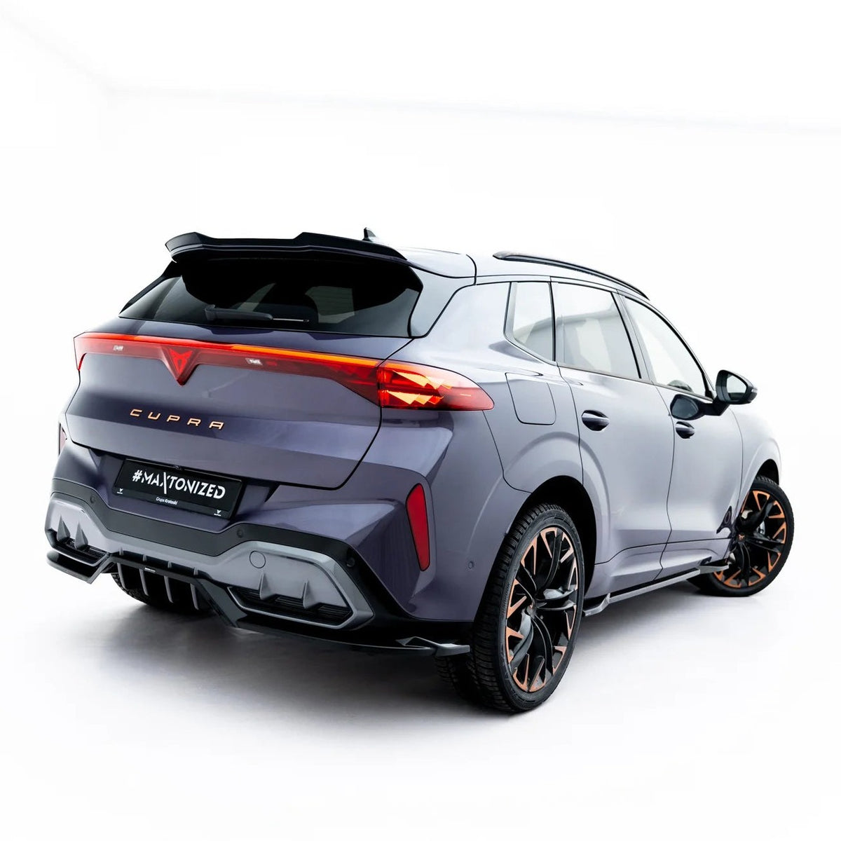 Baksplitter i blank sort ABS til Cupra Terramar Mk1 sett bakfra