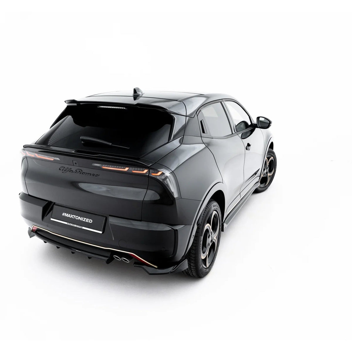 Spoiler cap til Alfa Romeo Junior Mk1 i blank sort ABS-plast