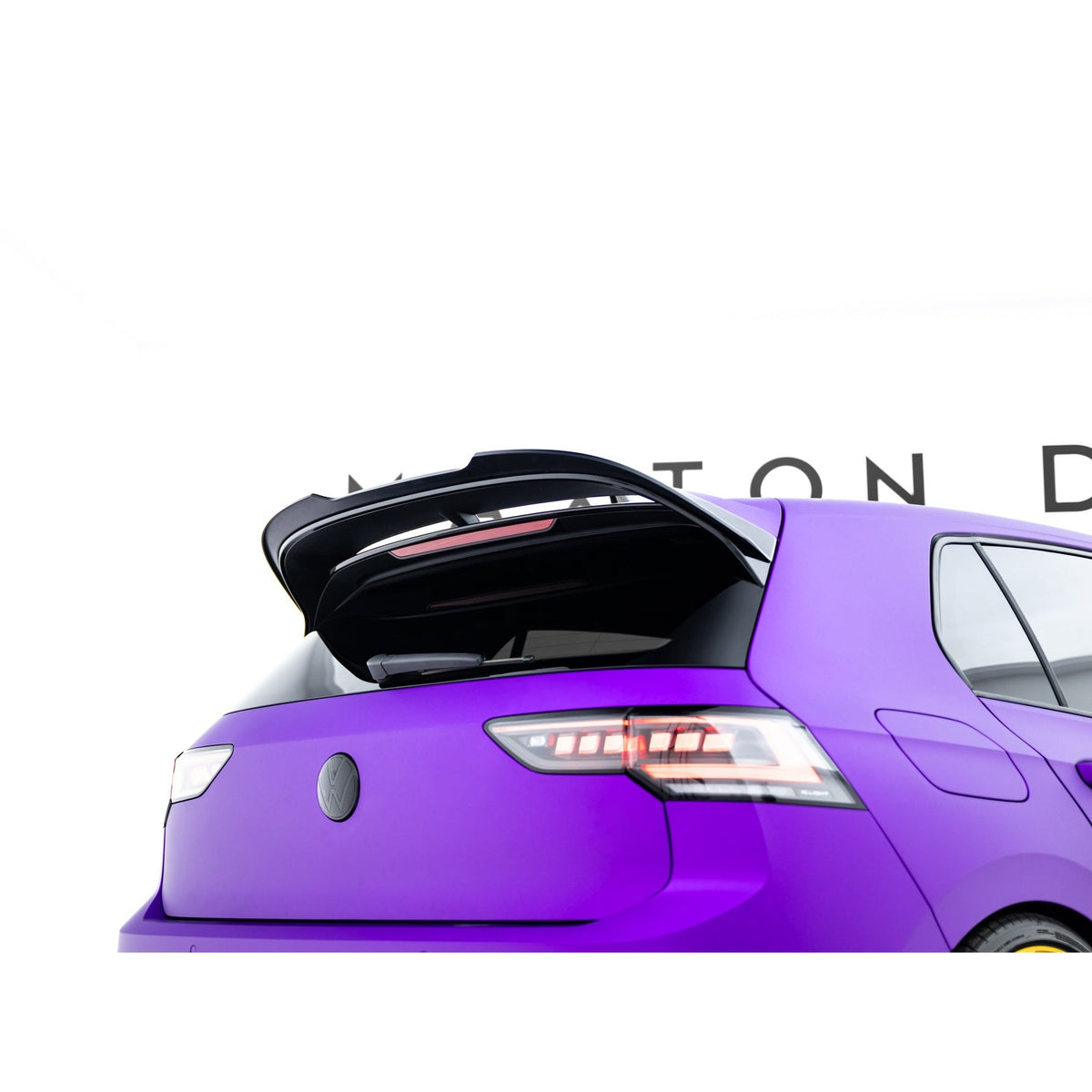 Spoiler Cap V.2 i blank sort til Volkswagen Golf R-Performance Mk8 Facelift