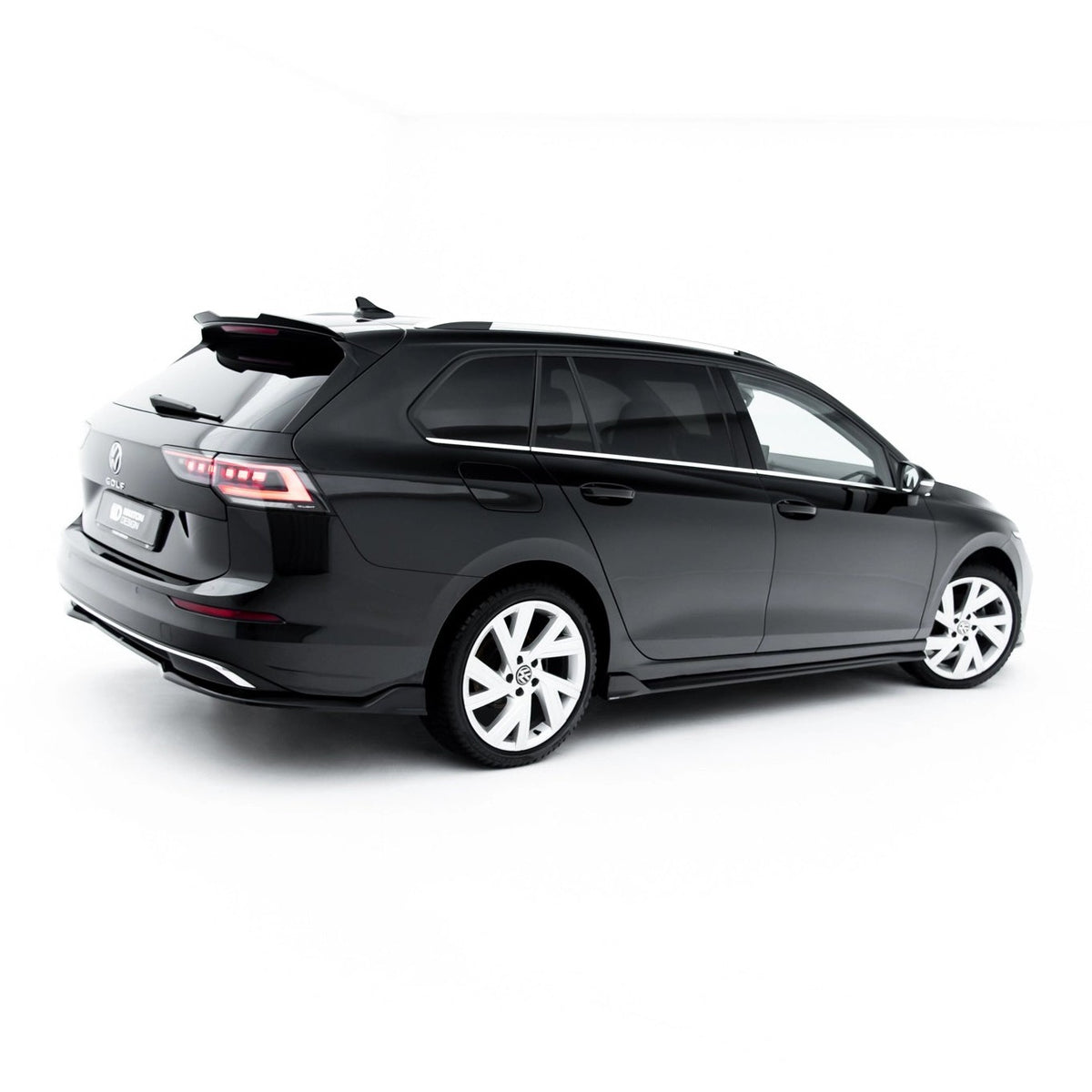 Sideskjørt diffusers til Volkswagen Golf Variant Mk8 Facelift i blank sort ABS