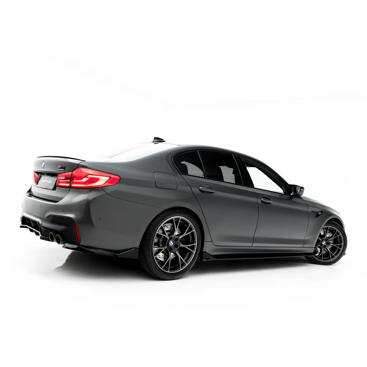 Sideskjørt diffusers V.2 i blank sort ABS til BMW M5 F90