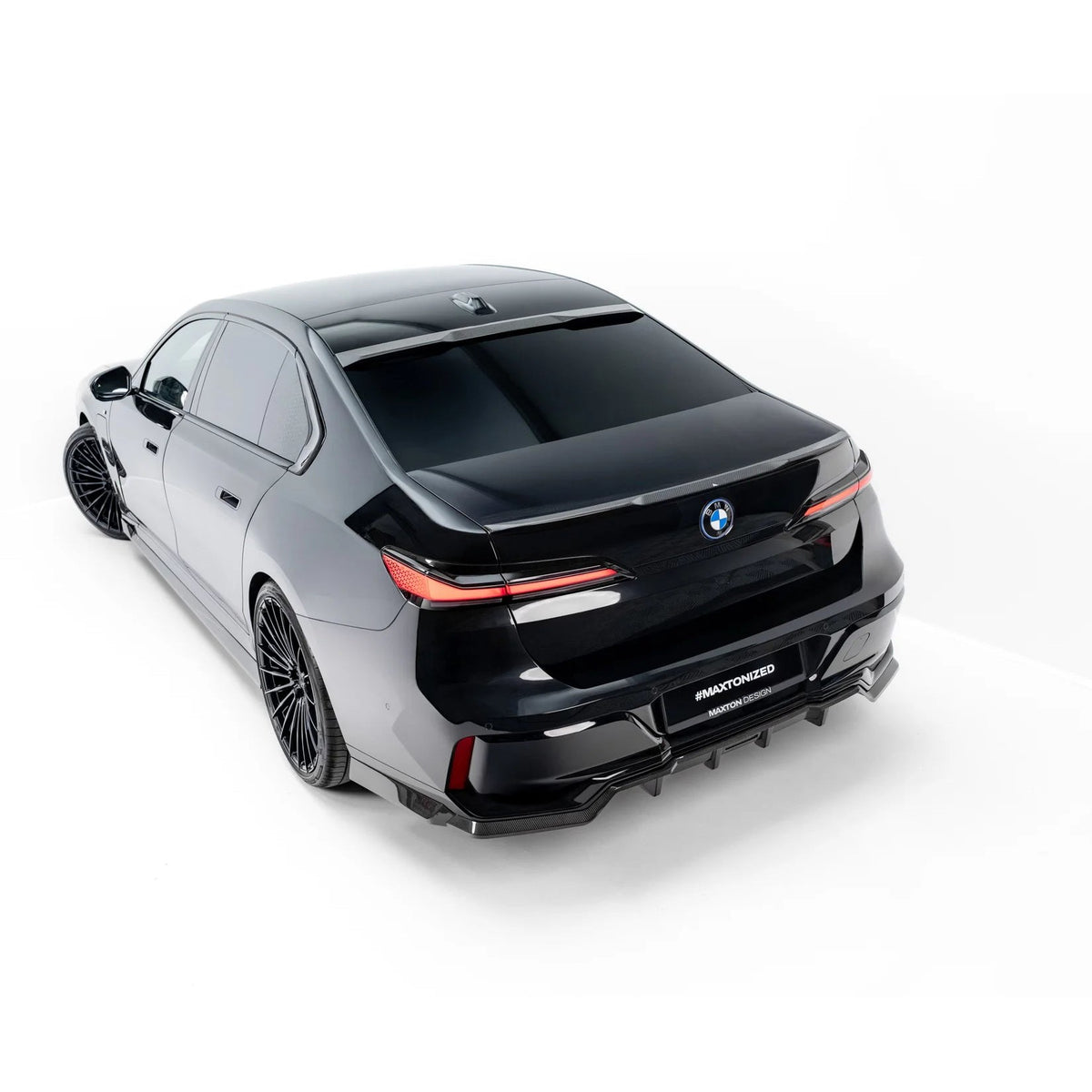 Bakrutespoiler i prepreg-karbon til BMW 7-serie G70 M-Pack sett ovenfra