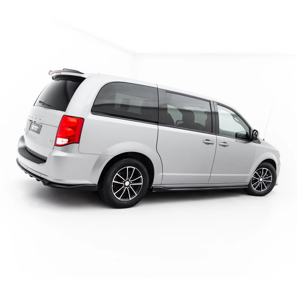 Sideskjørt diffusers til Dodge Grand Caravan Mk5 Facelift i ABS-plast