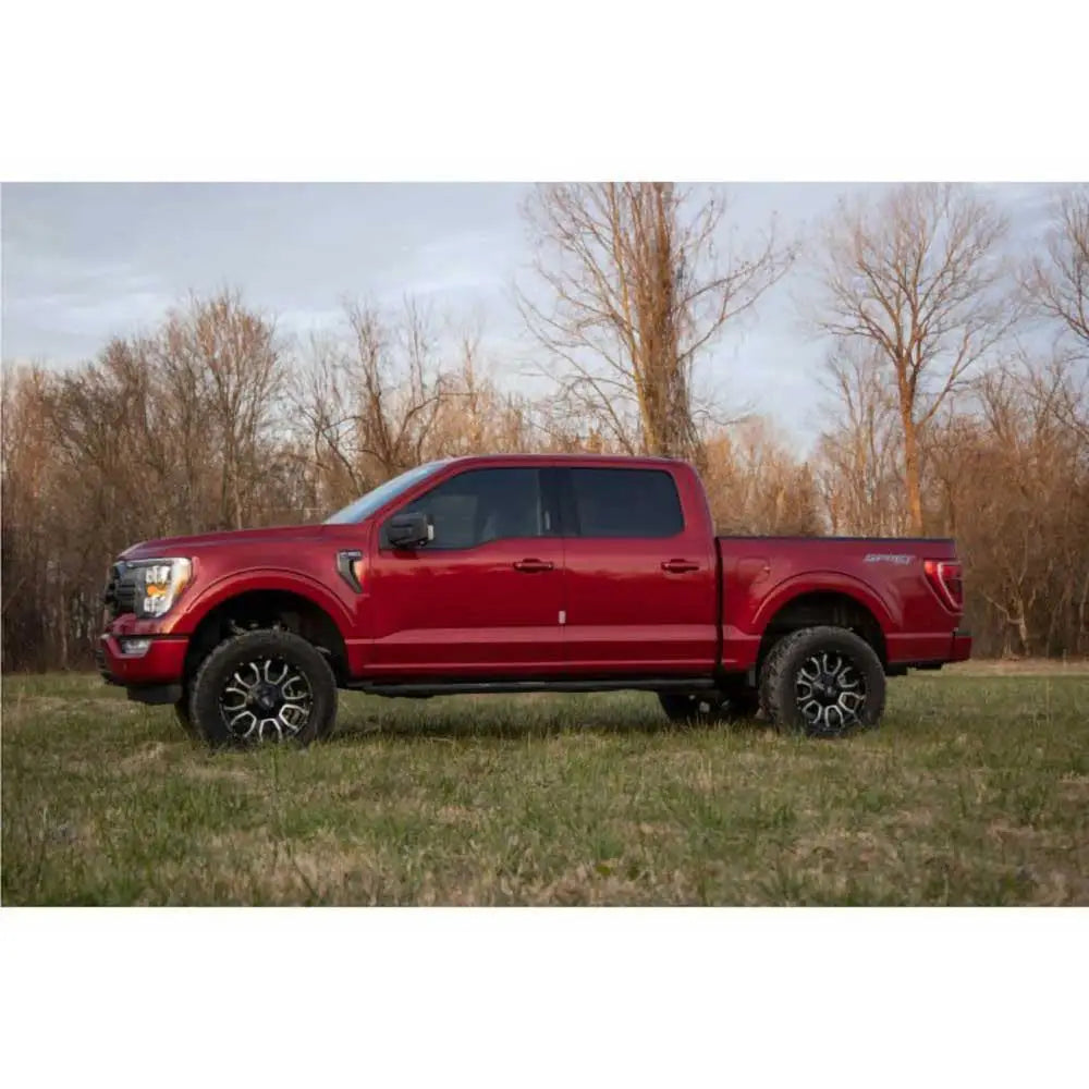 Hevesett med 3’’ Løft Rough Country - Ford F150 21-23