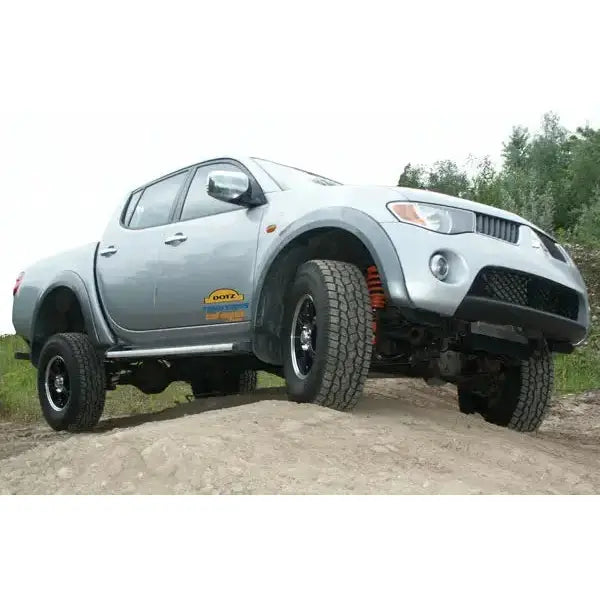 Hevesett Mitsubishi L200 06-15 - 50/60mm Trail Master