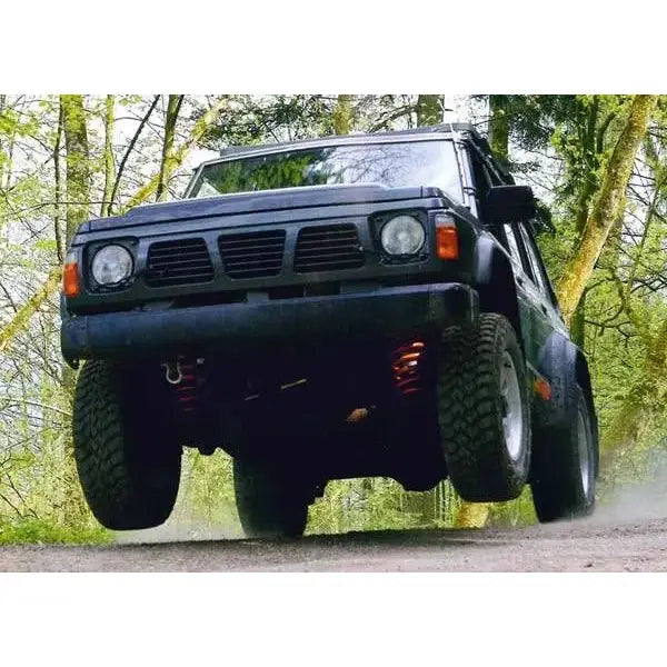 Hevesett Nissan Patrol Y60 Kort - 60mm Trail Master