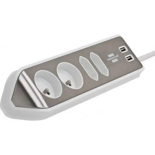 Hjørneuttak estilo V2, skrå oversiktsvisning av grått panel med to stikk, to USB-porter og to åpne uttak.